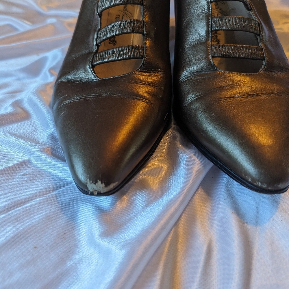 Shoes - Picture 8 of 9